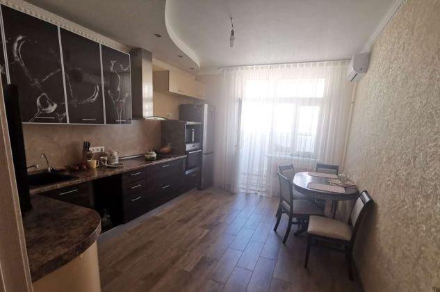 Продажа 2-комнатной квартиры, Краснодар, улица Жлобы,  139