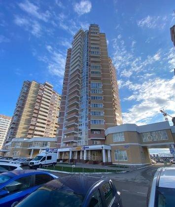 Продажа 3-комнатной квартиры, Краснодар, улица имени 40-летия Победы,  186к2