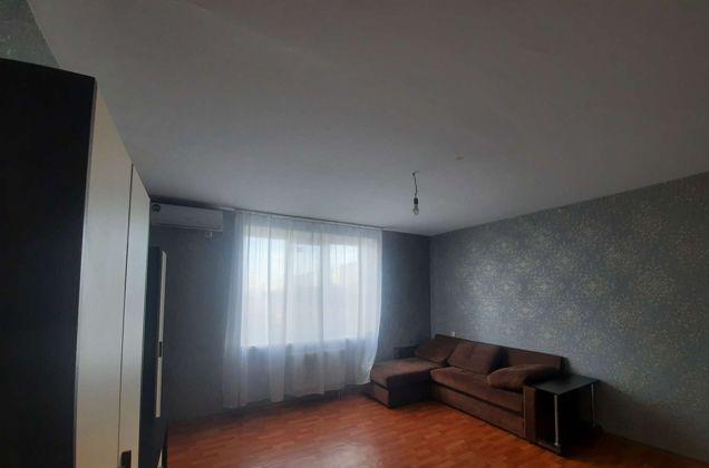 Продажа 3-комнатной квартиры, Краснодар, улица Героя А.А. Аверкиева,  1