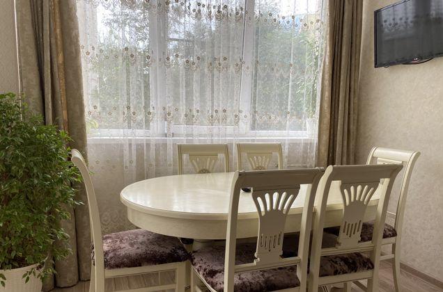 Продажа 2-комнатной квартиры, Краснодар, Карасунская улица,  184