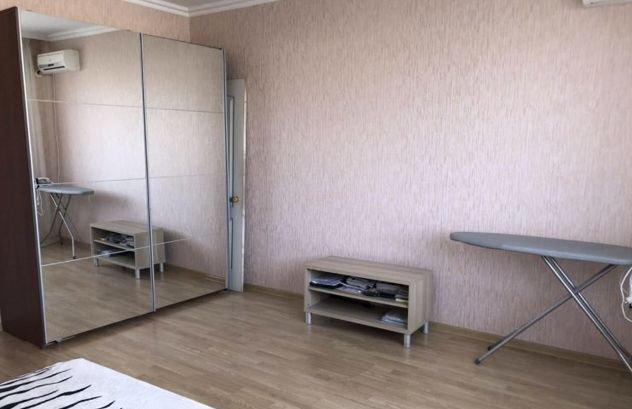 Продажа 1-комнатной квартиры, Краснодар, Курская улица,  38