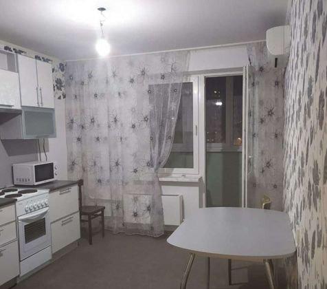 Продажа 3-комнатной квартиры, Краснодар, улица имени 40-летия Победы,  99