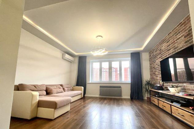 Продажа 3-комнатной квартиры, Краснодар, улица им. Героя Сарабеева В.И.,  3/1