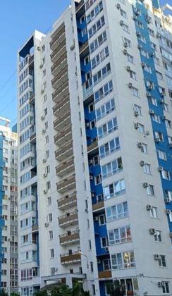 Продажа 2-комнатной квартиры, Краснодар, улица имени 40-летия Победы,  141