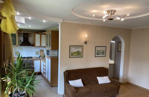 Продажа 2-комнатной квартиры, Краснодар, улица имени 40-летия Победы,  146/9