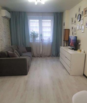 Продажа 2-комнатной квартиры, Краснодар, улица Петра Метальникова,  5к1