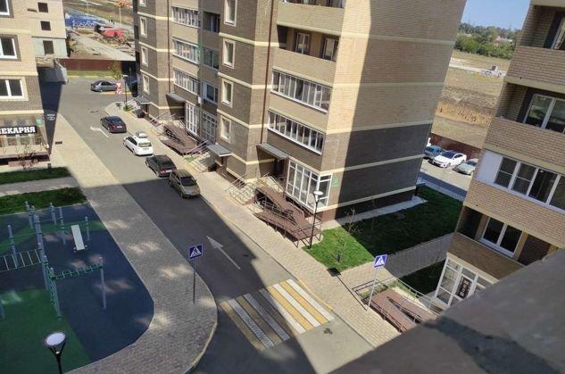 Продажа 2-комнатной квартиры, Краснодар, улица Лётчика Позднякова,  2к7