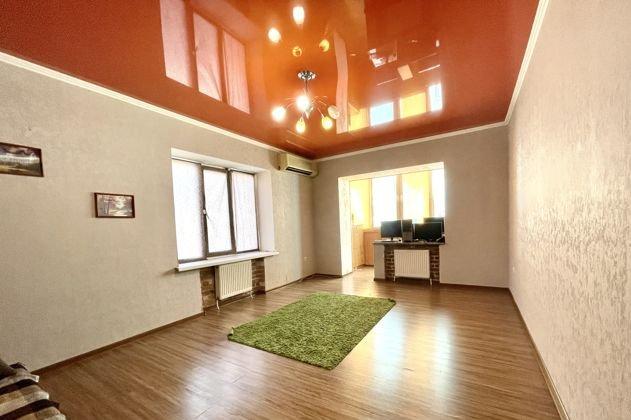 Продажа 2-комнатной квартиры, Краснодар, улица 1 Мая,  428