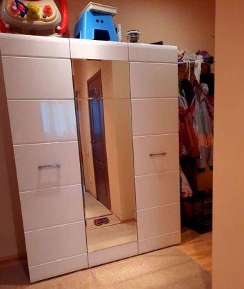 Продажа 2-комнатной квартиры, Краснодар, улица имени Сергея Есенина,  112