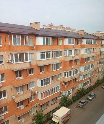 Продажа 2-комнатной квартиры, Краснодар, улица имени Сергея Есенина,  151
