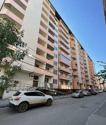 Продажа 2-комнатной квартиры, Краснодар, улица имени Сергея Есенина,  127/2