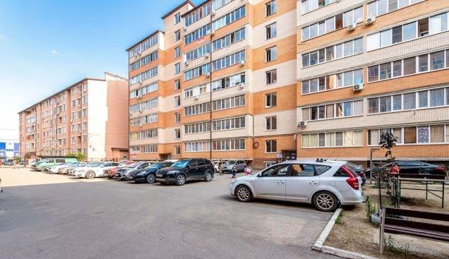 Продажа 2-комнатной квартиры, Краснодар, улица имени Сергея Есенина,  104