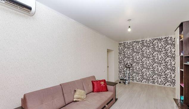 Продажа 2-комнатной квартиры, Краснодар, улица имени Сергея Есенина,  104