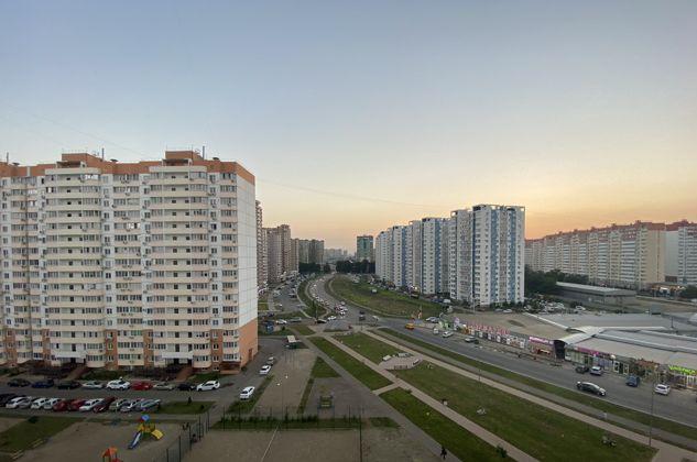 Продажа 2-комнатной квартиры, Краснодар, улица имени 40-летия Победы,  188