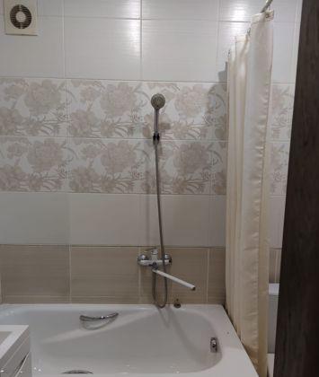 Продажа 2-комнатной квартиры, Краснодар, улица Хакурате,  10к2