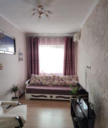 Продажа 2-комнатной квартиры, Краснодар, улица Хакурате,  10к2