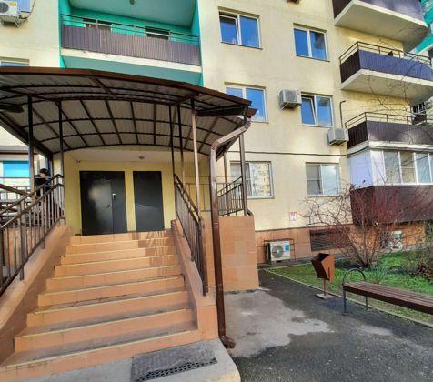 Продажа 2-комнатной квартиры, Краснодар, улица имени 40-летия Победы,  109