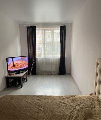 Продажа 1-комнатной квартиры, Краснодар, улица имени Сергея Есенина,  110к1