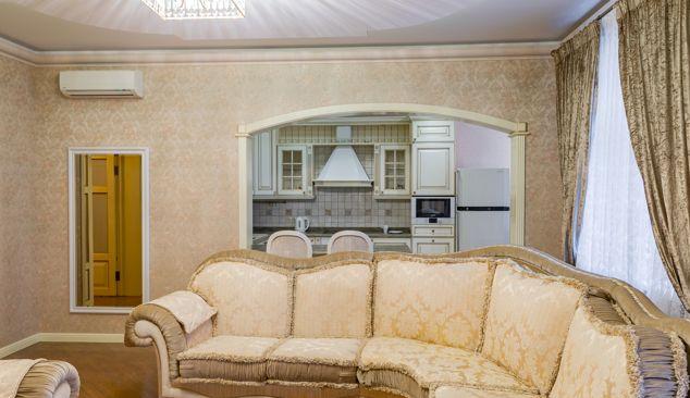 Продажа 2-комнатной квартиры, Краснодар, Постовая улица,  33