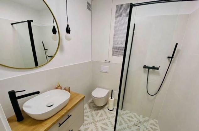 Продажа 2-комнатной квартиры, Краснодар, улица Петра Метальникова,  28