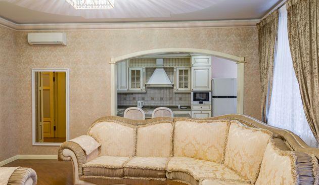 Продажа 2-комнатной квартиры, Краснодар, Постовая улица,  33