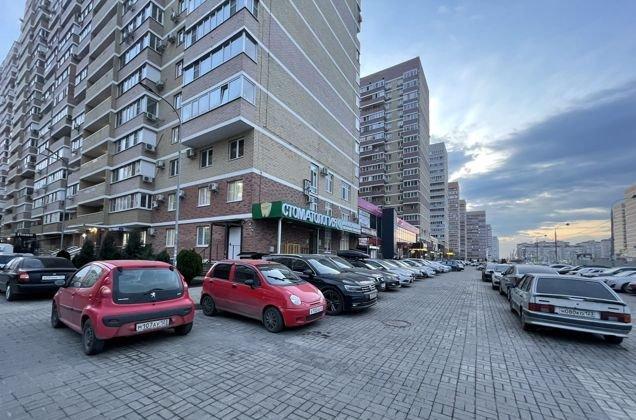 Продажа 2-комнатной квартиры, Краснодар, улица Петра Метальникова,  5к3