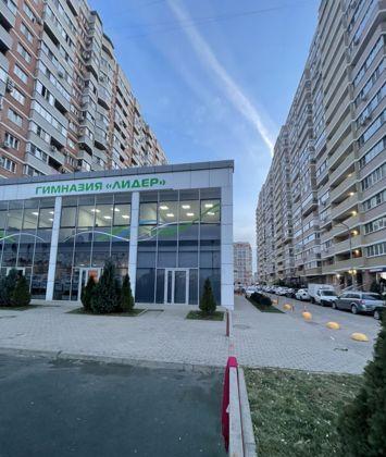 Продажа 2-комнатной квартиры, Краснодар, улица Петра Метальникова,  5к3