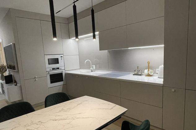 Продажа 2-комнатной квартиры, Краснодар, Дальняя улица,  8к2