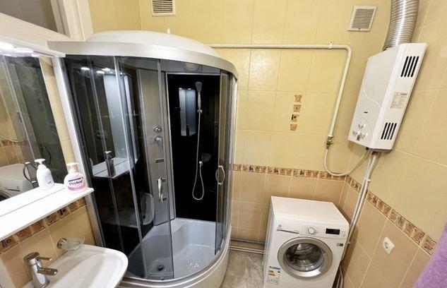 Продажа 1-комнатной квартиры, Краснодар, улица Гагарина,  83