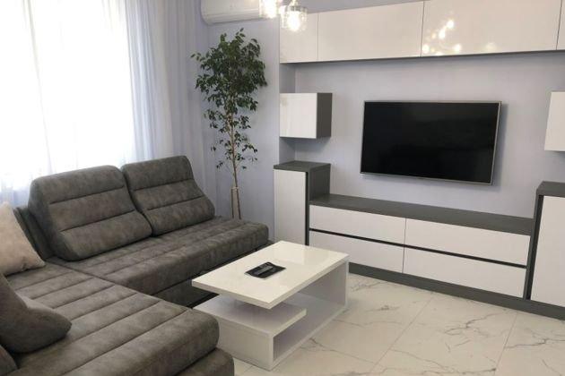 Продажа 1-комнатной квартиры, Краснодар, улица 70-летия Октября,  12/1