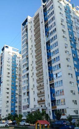 Продажа 2-комнатной квартиры, Краснодар, улица имени 40-летия Победы,  143