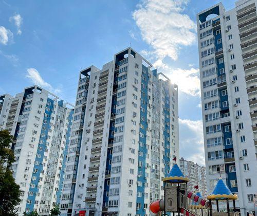 Продажа 3-комнатной квартиры, Краснодар, улица имени 40-летия Победы,  139