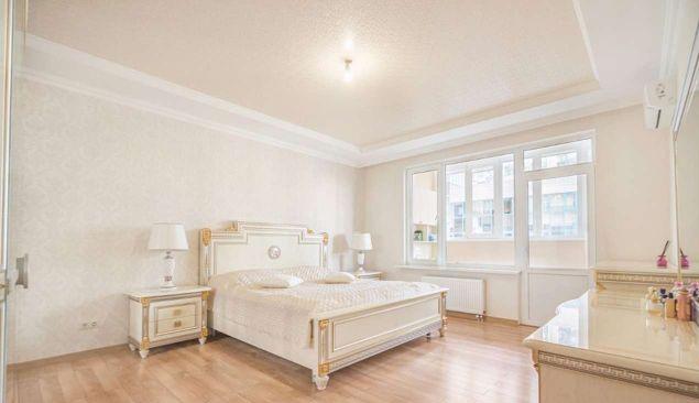 Продажа 3-комнатной квартиры, Краснодар, Кубанская набережная,  33