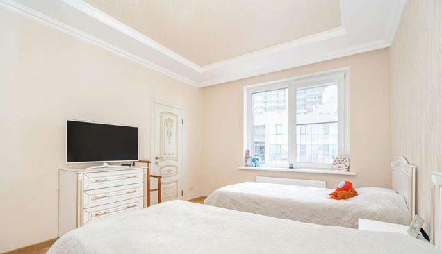 Продажа 3-комнатной квартиры, Краснодар, Кубанская набережная,  33