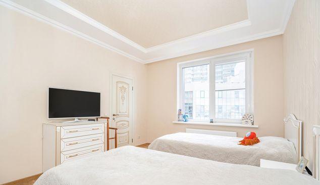 Продажа 3-комнатной квартиры, Краснодар, Кубанская набережная,  33