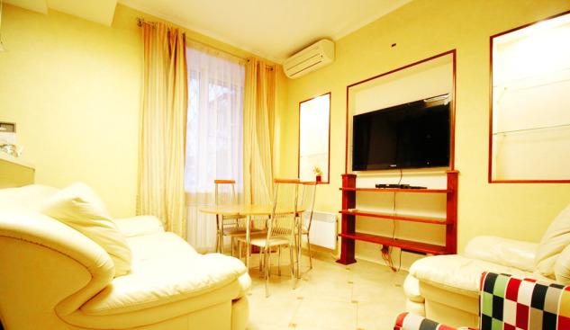 Продажа 2-комнатной квартиры, Краснодар, улица Гоголя,  32