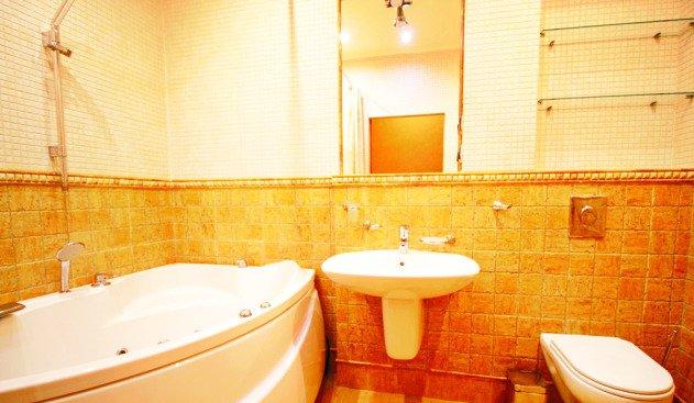 Продажа 2-комнатной квартиры, Краснодар, улица Гоголя,  32