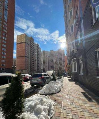 Продажа 2-комнатной квартиры, Краснодар, улица имени Героя Георгия Бочарникова,  8