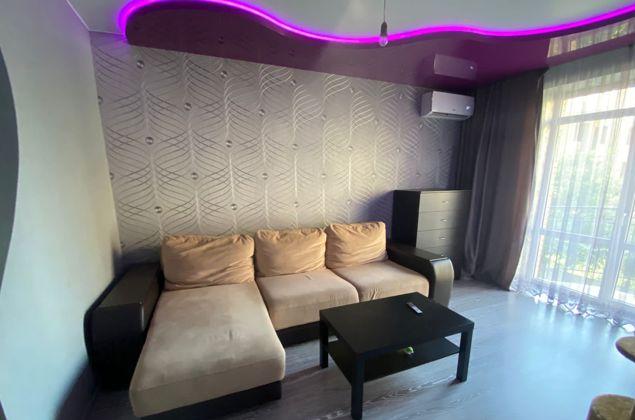 Продажа 1-комнатной квартиры, Краснодар, улица имени Сергея Есенина,  135