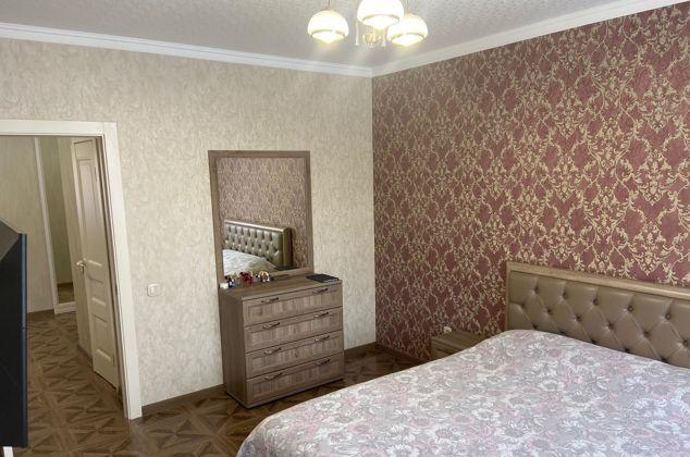 Продажа 2-комнатной квартиры, Краснодар, улица имени Героя Николая Шевелёва,  5