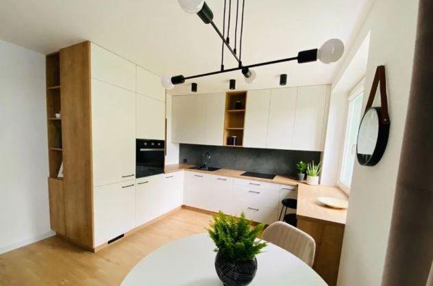 Продажа 2-комнатной квартиры, Краснодар, улица Петра Метальникова,  28