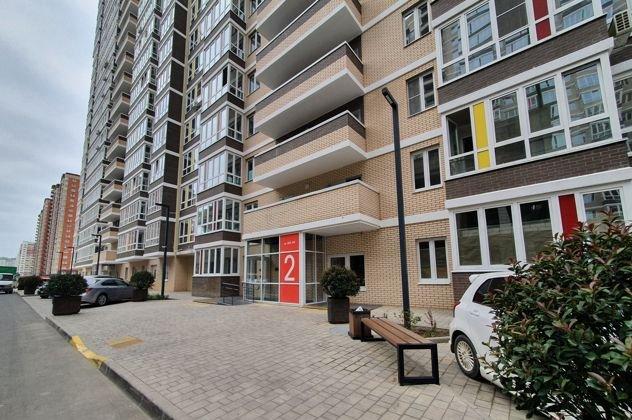 Продажа 2-комнатной квартиры, Краснодар, улица имени Героя Георгия Бочарникова,  4