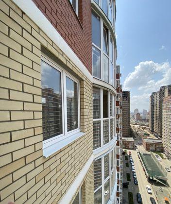 Продажа 2-комнатной квартиры, Краснодар, улица Цезаря Куникова,  24к2