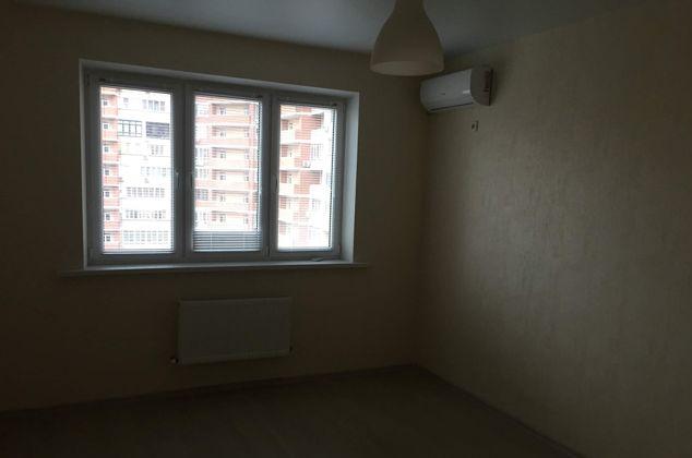 Продажа 1-комнатной квартиры, Краснодар, улица 70-летия Октября,  1/7