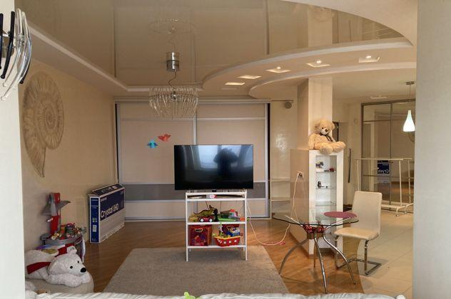 Продажа 3-комнатной квартиры, Краснодар, улица Гагарина,  232