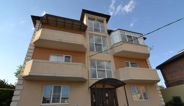 Продажа 2-комнатной квартиры, Краснодар, Арбатская улица,  16