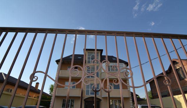 Продажа 2-комнатной квартиры, Краснодар, Арбатская улица,  16