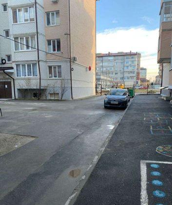 Продажа 1-комнатной квартиры, Краснодар, Парижская улица,  5/2