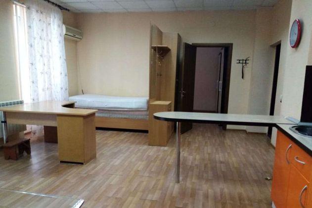 Продажа 2-комнатной квартиры, Краснодар, улица Ленина,  72