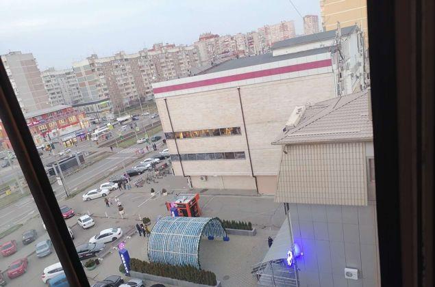 Продажа 2-комнатной квартиры, Краснодар, проспект Чекистов,  34